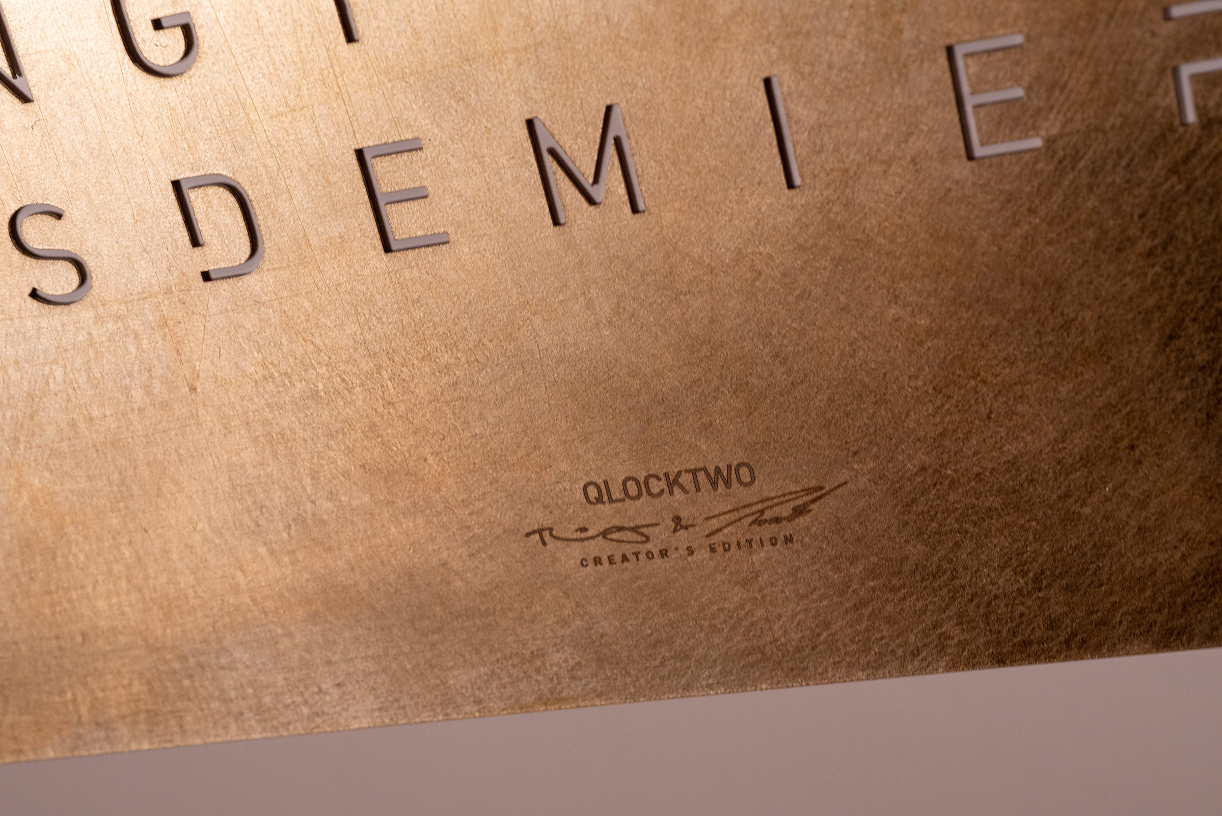 Qlocktwo Classic Creator S Editionsilver Gold Franzosisch 549 Watch Outlet