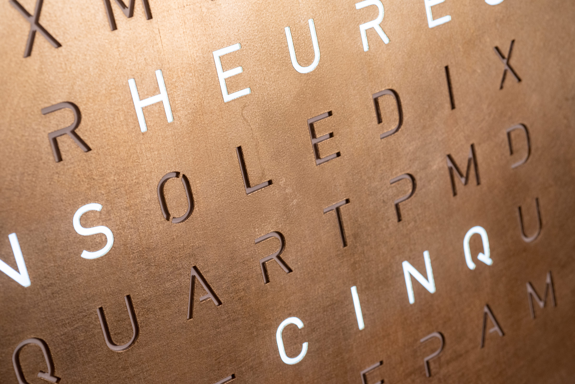 Qlocktwo Classic Creator S Editionsilver Gold Franzosisch 549 Watch Outlet